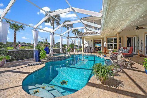 Casa en venta en Port St. Lucie, Florida, 5 dormitorios, 482.81 m2 № 1999889 - foto 3