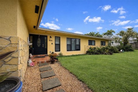 Купить виллу или дом в Майами, Флорида 6 спален, 349.31м2, № 2027387 - фото 2