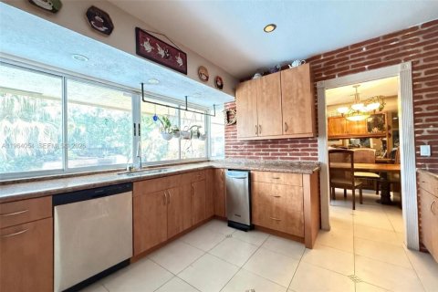 Купить виллу или дом в Майами, Флорида 6 спален, 349.31м2, № 2027387 - фото 5