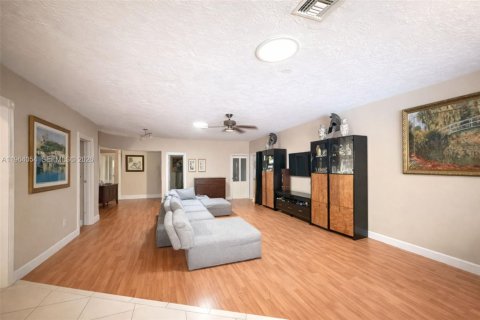 Купить виллу или дом в Майами, Флорида 6 спален, 349.31м2, № 2027387 - фото 8