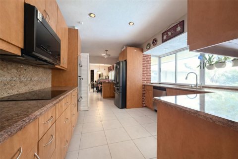 Купить виллу или дом в Майами, Флорида 6 спален, 349.31м2, № 2027387 - фото 7