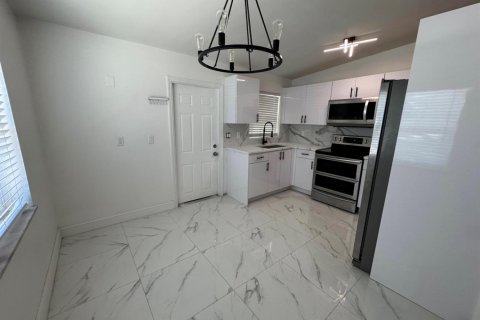 Immobilier commercial à vendre à St. Lucie, Floride: 314.38 m2 № 2089393 - photo 3
