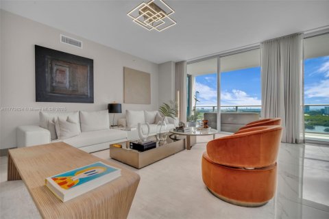 Condo in North Miami Beach, Florida, 2 bedrooms  № 1875434 - photo 5