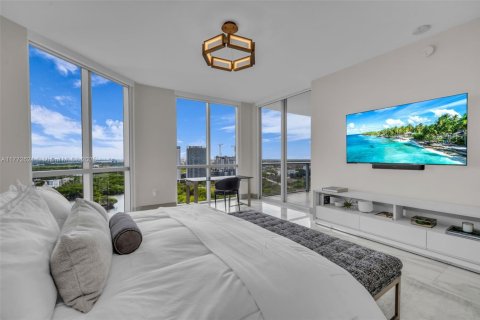 Condo in North Miami Beach, Florida, 2 bedrooms  № 1875434 - photo 13