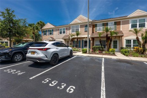 Townhouse in Tampa, Florida 2 bedrooms, 110 sq.m. № 1827017 - photo 3