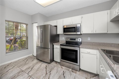 Townhouse in Tampa, Florida 2 bedrooms, 110 sq.m. № 1827017 - photo 7
