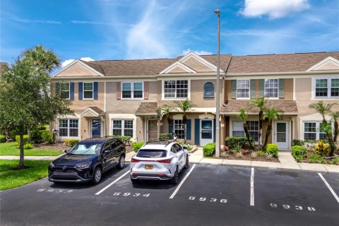 Townhouse in Tampa, Florida 2 bedrooms, 110 sq.m. № 1827017 - photo 2