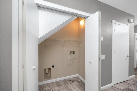 Townhouse in Tampa, Florida 2 bedrooms, 110 sq.m. № 1827017 - photo 12