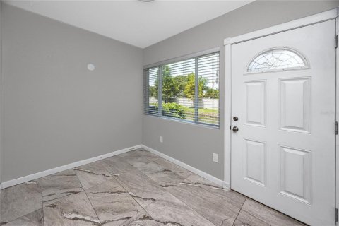 Townhouse in Tampa, Florida 2 bedrooms, 110 sq.m. № 1827017 - photo 17