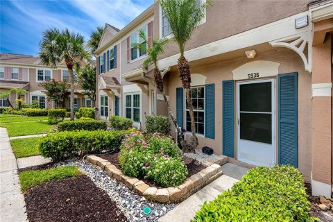 Townhouse in Tampa, Florida 2 bedrooms, 110 sq.m. № 1827017 - photo 1
