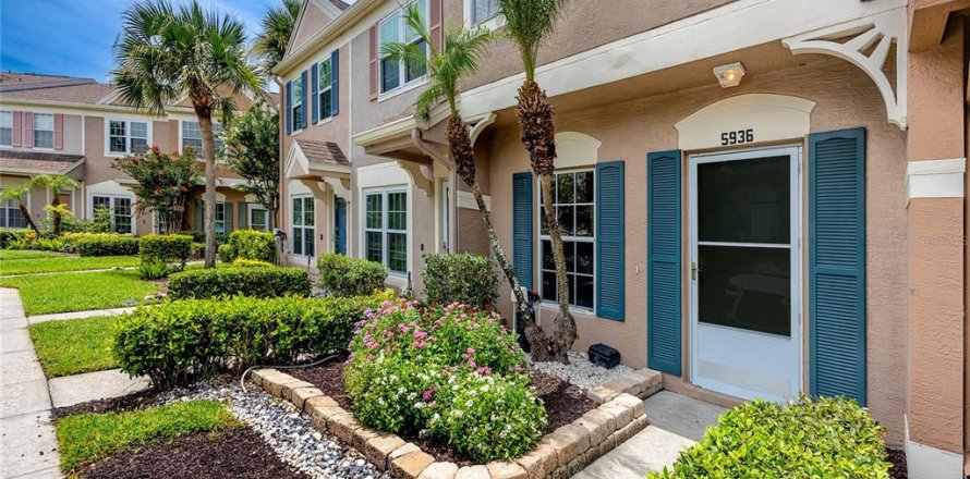 Townhouse in Tampa, Florida 2 bedrooms, 110 sq.m. № 1827017