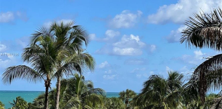 Condominio en Key Biscayne, Florida, 2 dormitorios  № 2063094