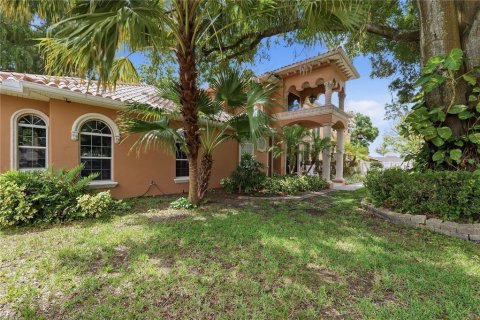 House in Tampa, Florida 5 bedrooms, 386.75 sq.m. № 2158056 - photo 6