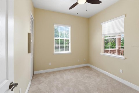 House in Tampa, Florida 5 bedrooms, 386.75 sq.m. № 2158056 - photo 10