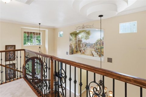 House in Tampa, Florida 5 bedrooms, 386.75 sq.m. № 2158056 - photo 20