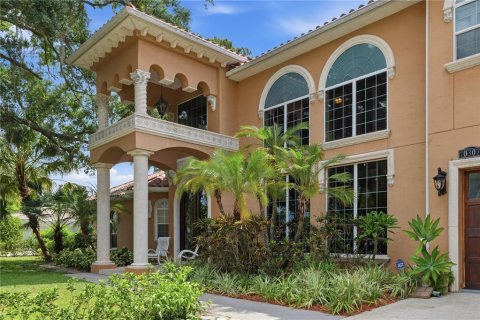 House in Tampa, Florida 5 bedrooms, 386.75 sq.m. № 2158056 - photo 3