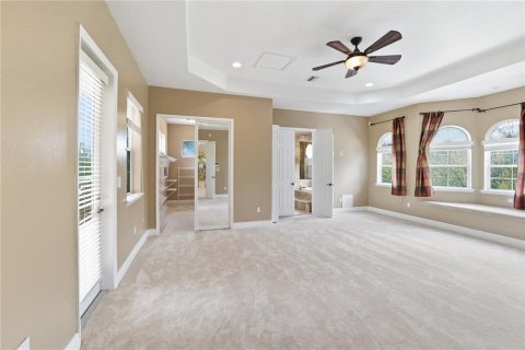 House in Tampa, Florida 5 bedrooms, 386.75 sq.m. № 2158056 - photo 11