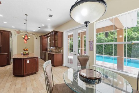 House in Tampa, Florida 5 bedrooms, 386.75 sq.m. № 2158056 - photo 24