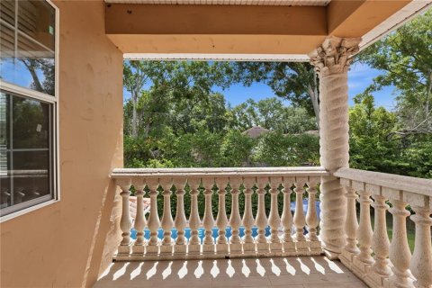 House in Tampa, Florida 5 bedrooms, 386.75 sq.m. № 2158056 - photo 15