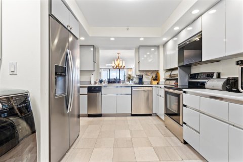 Condominio en venta en Hillsboro Beach, Florida, 3 dormitorios, 191.47 m2 № 2251446 - foto 29
