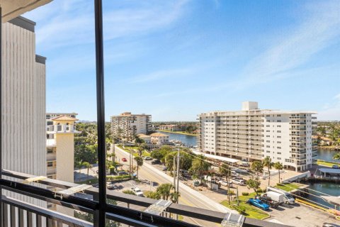 Condominio en venta en Hillsboro Beach, Florida, 3 dormitorios, 191.47 m2 № 2251446 - foto 28
