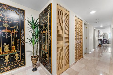 Condominio en venta en Hillsboro Beach, Florida, 3 dormitorios, 191.47 m2 № 2251446 - foto 4