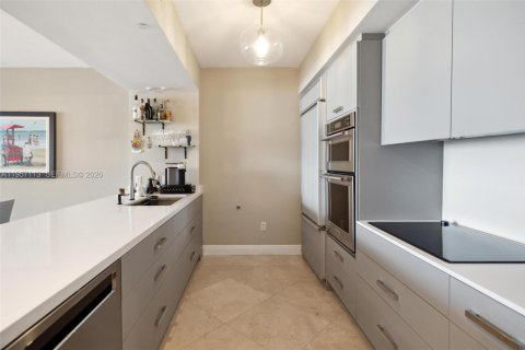 Condo in Hallandale Beach, Florida, 3 bedrooms  № 2011861 - photo 3