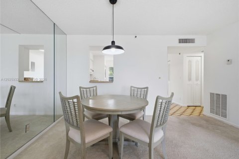 Condo in Delray Beach, Florida, 1 bedroom  № 2182174 - photo 11
