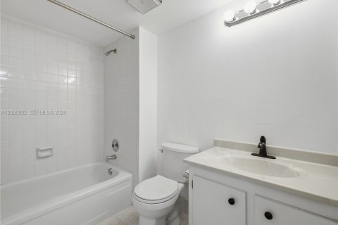 Condo in Delray Beach, Florida, 1 bedroom  № 2182174 - photo 9