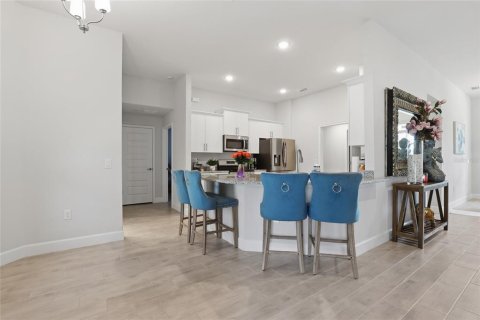 House in Port Charlotte, Florida 4 bedrooms, 210.42 sq.m. № 2112435 - photo 15