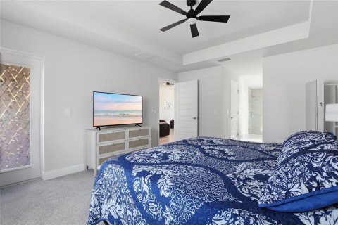 House in Port Charlotte, Florida 4 bedrooms, 210.42 sq.m. № 2112435 - photo 25