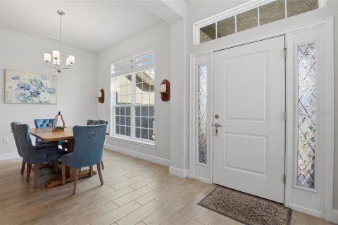House in Port Charlotte, Florida 4 bedrooms, 210.42 sq.m. № 2112435 - photo 5