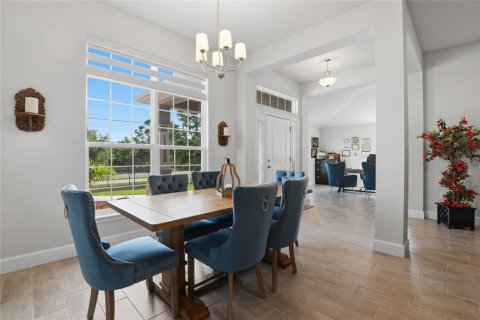 House in Port Charlotte, Florida 4 bedrooms, 210.42 sq.m. № 2112435 - photo 10