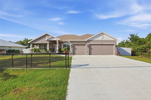 Villa ou maison à Port Charlotte, Floride 4 chambres, 210.42 m2 № 2112435