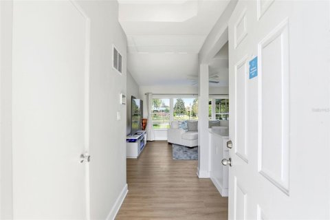 House in Orlando, Florida 3 bedrooms, 151.71 sq.m. № 2230315 - photo 3