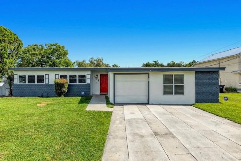 House in Orlando, Florida 3 bedrooms, 151.71 sq.m. № 2230315