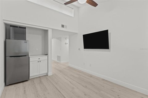 Купить кондоминиум в Сарасота, Флорида 7 комнат, 120.87м2, № 2216896 - фото 21