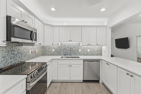Купить кондоминиум в Сарасота, Флорида 7 комнат, 120.87м2, № 2216896 - фото 8
