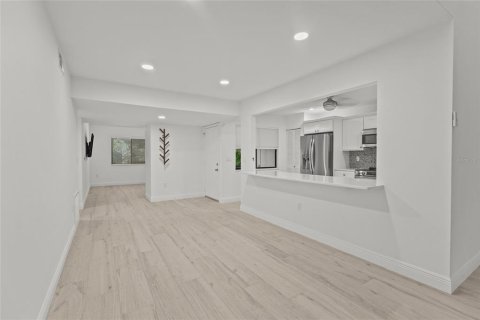 Купить кондоминиум в Сарасота, Флорида 7 комнат, 120.87м2, № 2216896 - фото 11