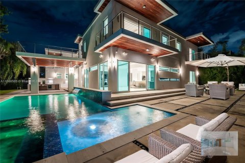 Villa ou maison à vendre à Pinecrest, Floride: 6 chambres № 1941446 - photo 1
