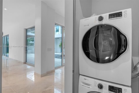 Villa ou maison à vendre à Pinecrest, Floride: 6 chambres № 1941446 - photo 22