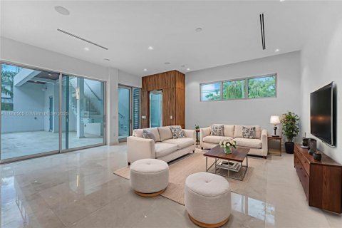Villa ou maison à vendre à Pinecrest, Floride: 6 chambres № 1941446 - photo 9