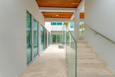 Villa ou maison à vendre à Pinecrest, Floride: 6 chambres № 1941446 - photo 6