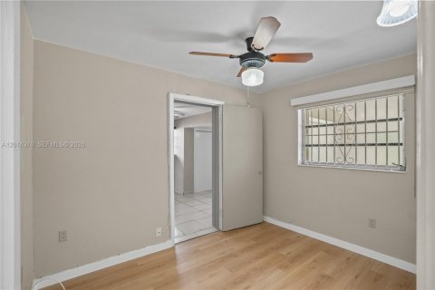 Villa ou maison à vendre à Miami, Floride: 4 chambres, 120.03 m2 № 2076566 - photo 18