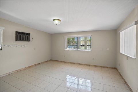 Villa ou maison à vendre à Miami, Floride: 4 chambres, 120.03 m2 № 2076566 - photo 13
