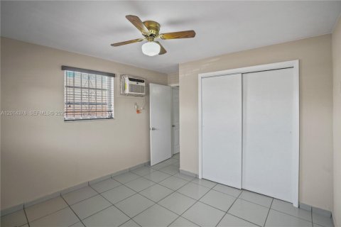 Villa ou maison à vendre à Miami, Floride: 4 chambres, 120.03 m2 № 2076566 - photo 24