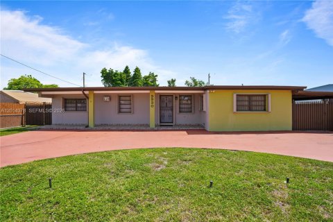 Villa ou maison à Miami, Floride 4 chambres, 120.03 m2 № 2076566