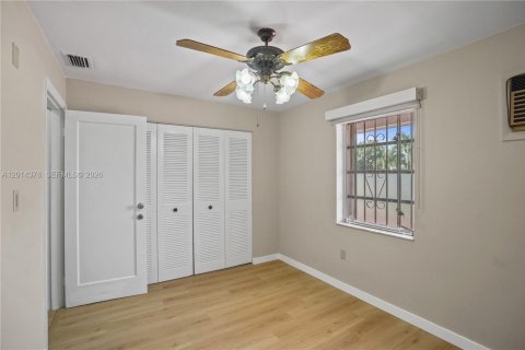 Villa ou maison à vendre à Miami, Floride: 4 chambres, 120.03 m2 № 2076566 - photo 15