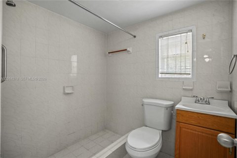 Villa ou maison à vendre à Miami, Floride: 4 chambres, 120.03 m2 № 2076566 - photo 23