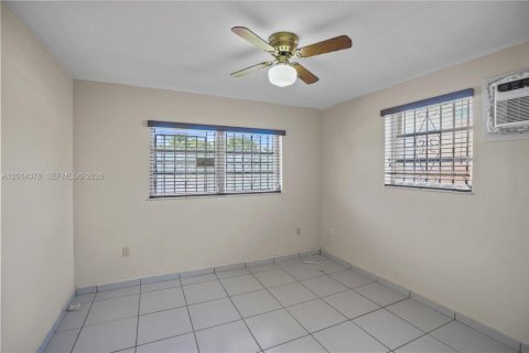 Villa ou maison à vendre à Miami, Floride: 4 chambres, 120.03 m2 № 2076566 - photo 25